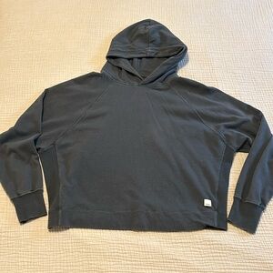 Vuori charcoal grey pull over hoodie women’s size small